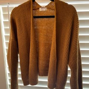 Boutique brand open crop cardi